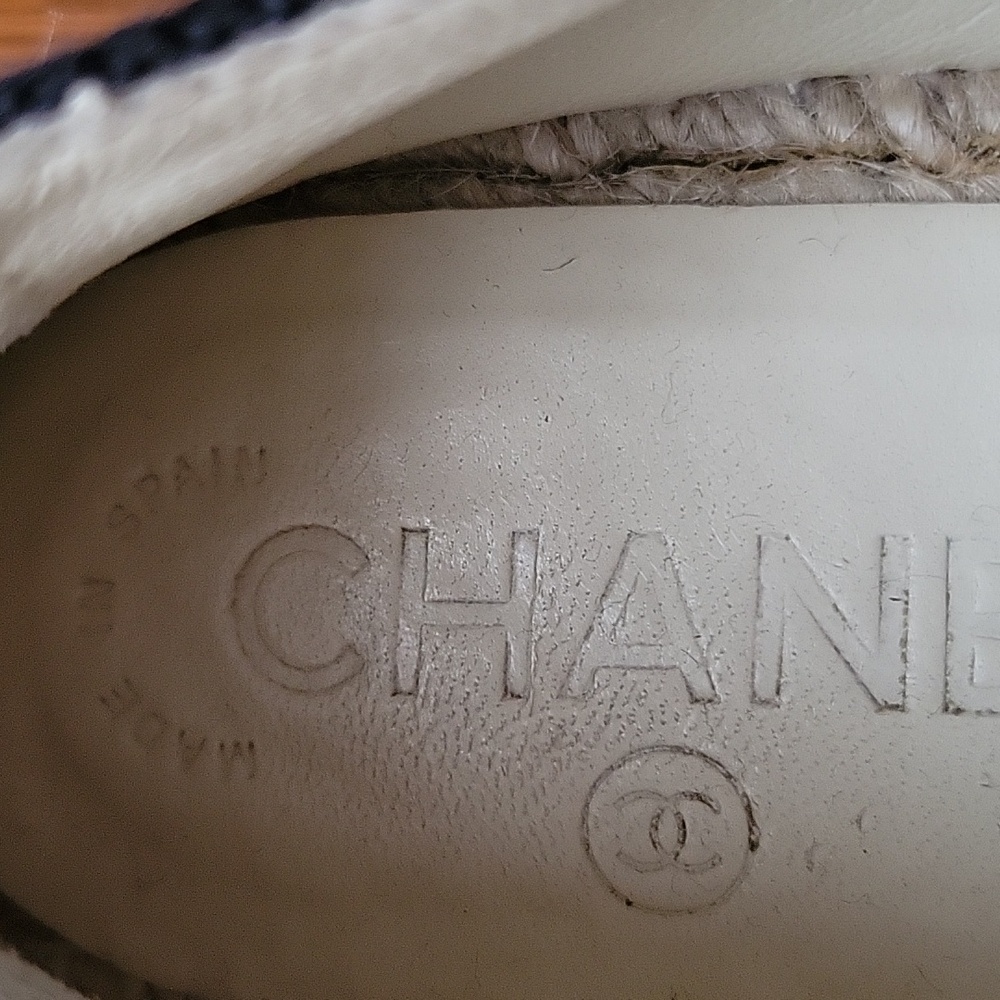 Chanel classic logo shoes size 7 - Picture 11 of 14